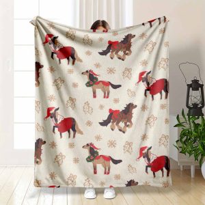 Festive Horse Flannel Blanket， Equestrian Holiday Print， Super Soft & Warm， Lightweight & Cozy， Perfect for Christmas Decor， Winter Snuggles， Farmhouse Aesthetic， and Holiday GiftGiving for Family & Friends this Season.