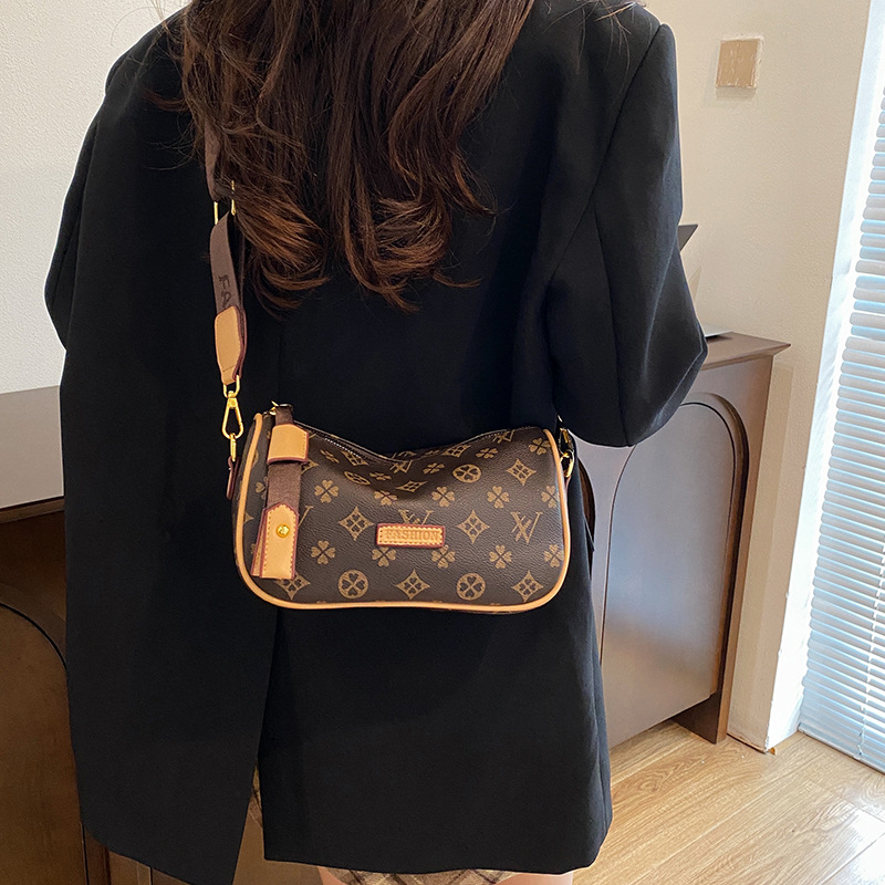 Presbyterian women's bag crossbody bag women's style women's shoulder bag wide shoulder strap dumpling backpack